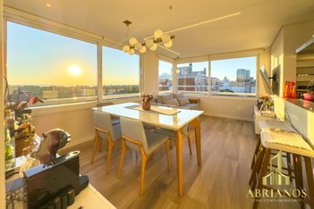 apartment em Rua Hugo Ribeiro, Menino Deus - Porto Alegre - RS