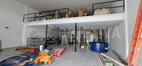 business em Avenida Ubirajara Zacharias, Novo Mundo - Uberlândia - MG