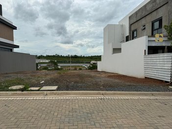 land_lot em Avenida José Afonso Portocarrero, Condomínio Residencial Ilhas Canárias - Cuiabá - MT