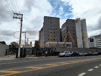 apartment em Avenida Adriano Bertozzi, Jardim Eliane - São Paulo - SP
