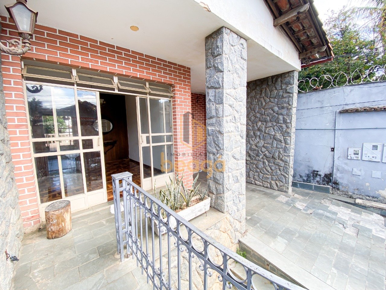 Casa com 9 quartos — Dom Cabral, Belo Horizonte