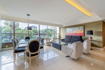 apartment em Rua Primeiro de Janeiro, Três Figueiras - Porto Alegre - RS