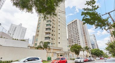 apartment em Rua Petit Carneiro, Água Verde - Curitiba - PR