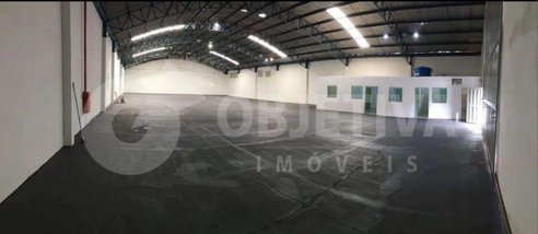 industrial em Rua República do Piratini, Marta Helena - Uberlândia - MG