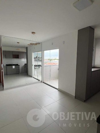 apartment em Rua João Ângelo Schiavinato, Segismundo Pereira - Uberlândia - MG