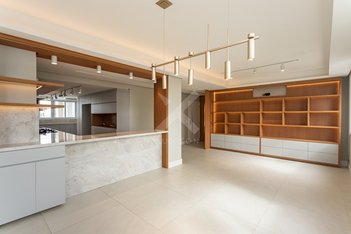 apartment em Rua Vinte e Quatro de Outubro, Moinhos de Vento - Porto Alegre - RS