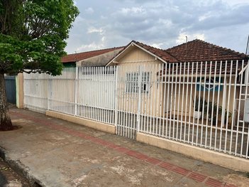 commercial_building em Avenida Luigi Amorese, Leonor - Londrina - PR