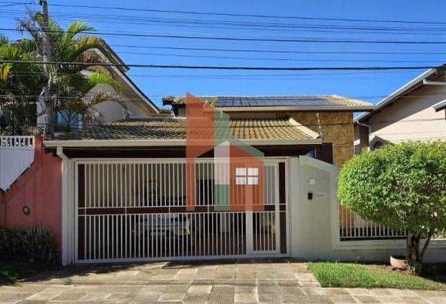 Casa à venda em Atibaia c/ 3 dorm., Jardim Maristela