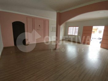 house em Avenida Cesário Alvim, Centro - Uberlândia - MG