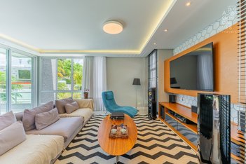 house em Rua Antônio Escorsin, Santa Felicidade - Curitiba - PR