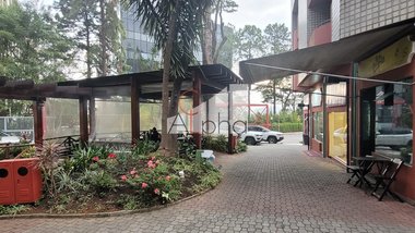 commercial_property em Praça das Begônias, Condomínio Centro Comercial Alphaville - Barueri - SP