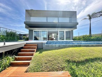 house em Rua Rio Jacuí, Centro - Xangri-Lá - RS