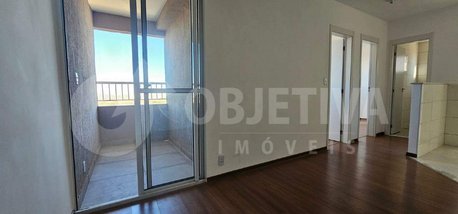 apartment em Avenida Vereador Carlito Cordeiro, Laranjeiras - Uberlândia - MG