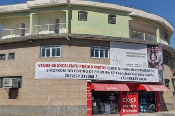 house em Avenida Doutor Silvio de Aguiar Maya, Centro - Pedreira - SP