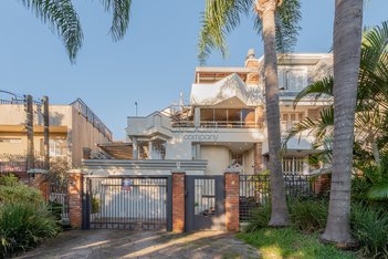 house em Avenida General Barreto Viana, Chácara das Pedras - Porto Alegre - RS