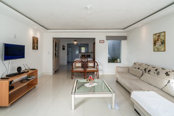 house em Avenida General Barreto Viana, Chácara das Pedras - Porto Alegre - RS