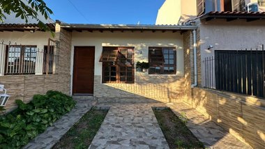 house em Rua Emília Gaúna Bochehin, Parque da Matriz - Cachoeirinha - RS