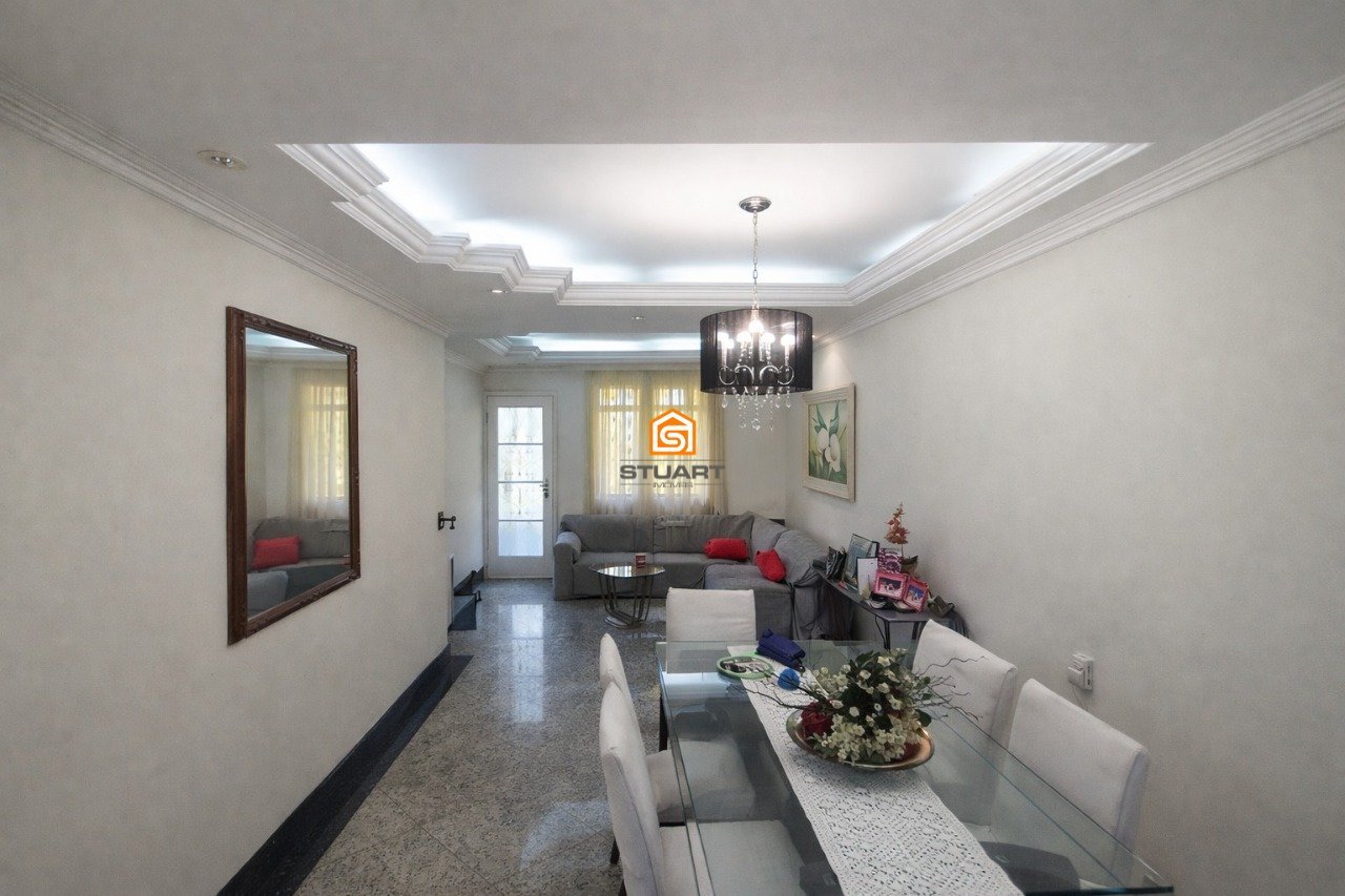Casa com 3 quartos — Santa Mônica, Belo Horizonte
