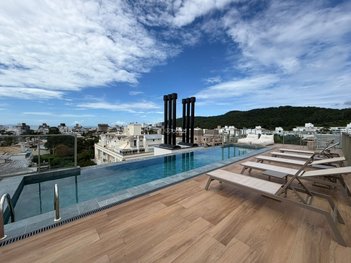 apartment em Rua dos Acarás, Jurerê - Florianópolis - SC