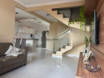 house em Rua dos Oitis, Lúcio de Abreu - Contagem - MG