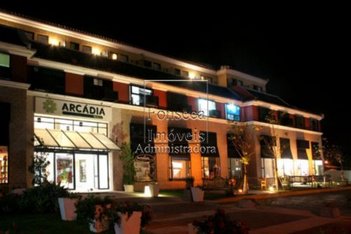 business em Estrada União e Indústria, Itaipava - Petrópolis - RJ