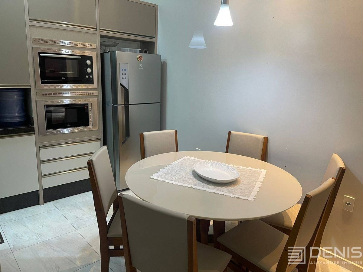 Sobrado Triplex - 2 Suítes - Mobiliado - Área Externa - Fazenda - Itajaí/SC