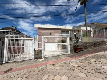 house em Rua Professor Belarmino Corrêa, Trindade - Florianópolis - SC