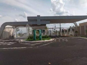 land_lot em Rua Professora Maria Célia Cence, Shopping Park - Uberlândia - MG