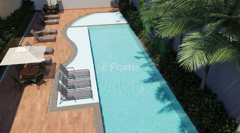 piscina-com-deck-de-madeira-e-area-verde.jpeg
