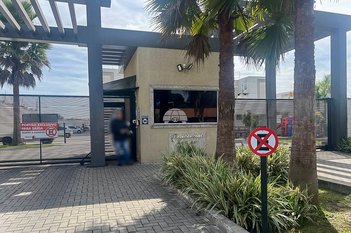 apartment em Rua Felício Kania, Monza - Colombo - PR
