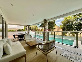 apartment em Rua dos Chernes, Jurerê - Florianópolis - SC