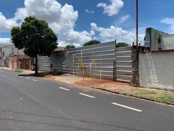 land_lot em Rua Curitiba, Brasil - Uberlândia - MG