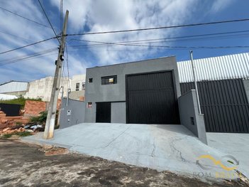 industrial em Rua Tomé da Boa Morte Magalhães, Santa Cruz - Lavras - MG