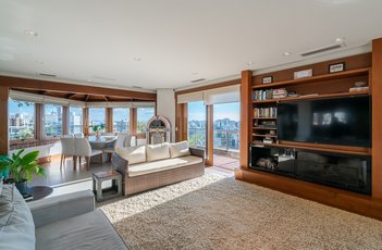 apartment em Avenida Coronel Lucas de Oliveira, Boa Vista - Porto Alegre - RS