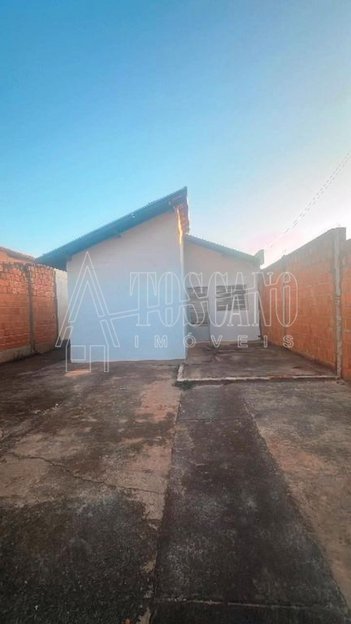 house em Avenida José Satkauskas, Jardim Roberto Selmi Dei - Araraquara - SP