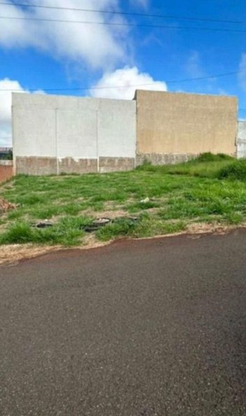 land_lot em Rua Pioneiro Euclides Cordeiro da Silva, Conjunto Habitacional Requião - Maringá - PR