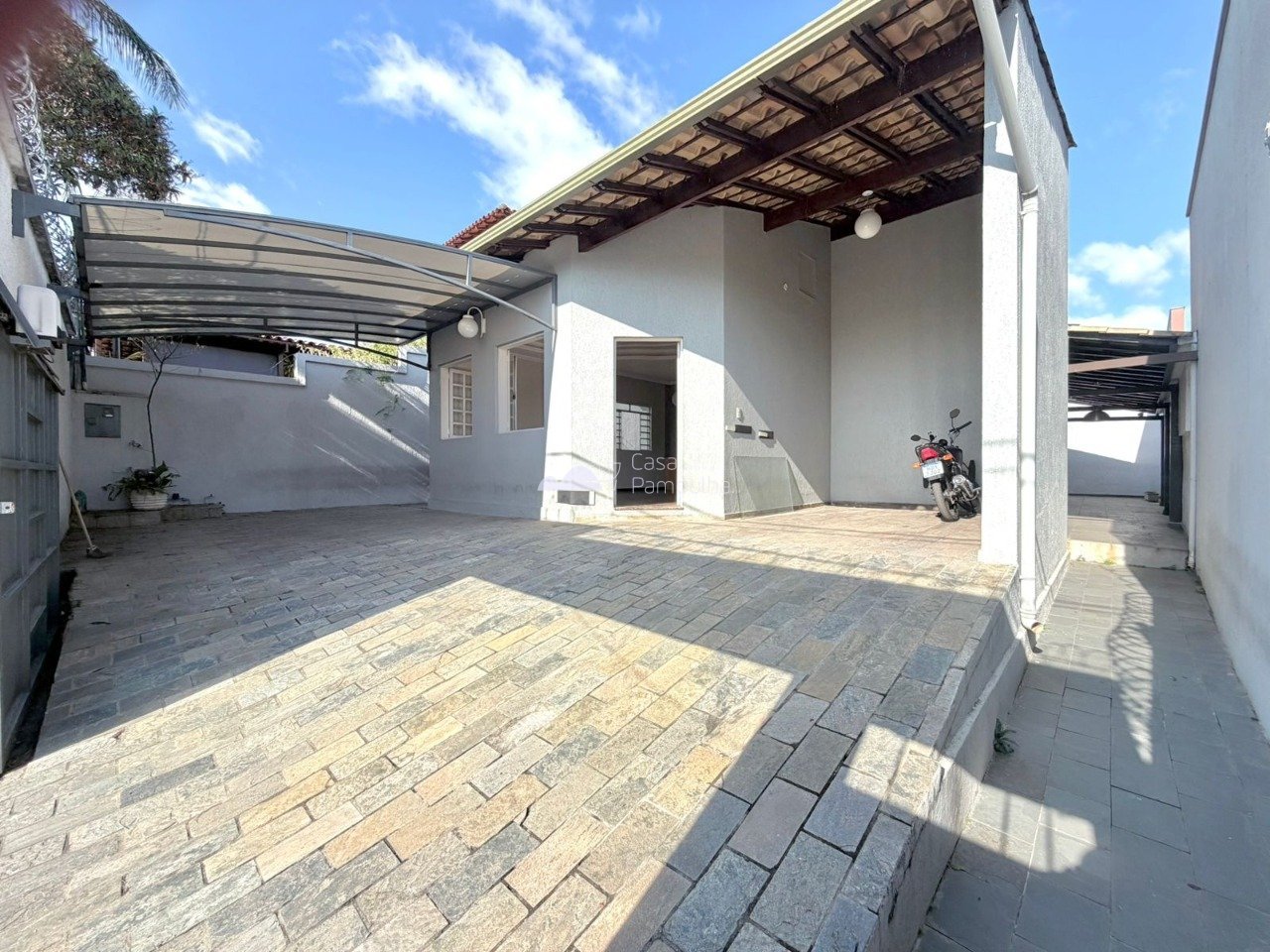 Casa com 3 quartos — Santa Amélia, Belo Horizonte