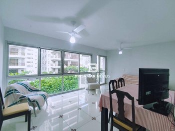 apartment em Rua Sílvia Valadão de Azevedo, Pitangueiras - Guarujá - SP