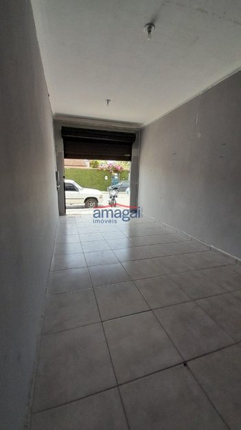 commercial_building em Leonardo Gonçalves Caramuru, Jardim Emília - Jacareí - SP