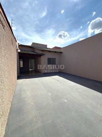 house em Avenida Alphaville, Loteamento Alphaville Residencial - Goiânia - GO