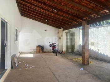 house em Rua Rodrigo Pereira Júnior, Presidente Roosevelt - Uberlândia - MG