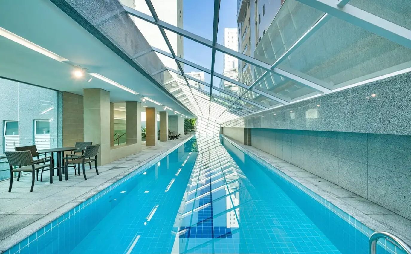 Piscina com raia