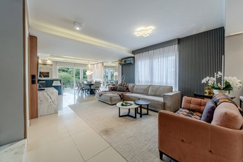 house em Edgar Pires de Castro, Hípica - Porto Alegre - RS