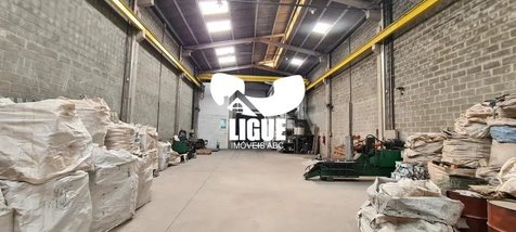 industrial em Rua Distrito Federal, Vila São Pedro - Santo André - SP