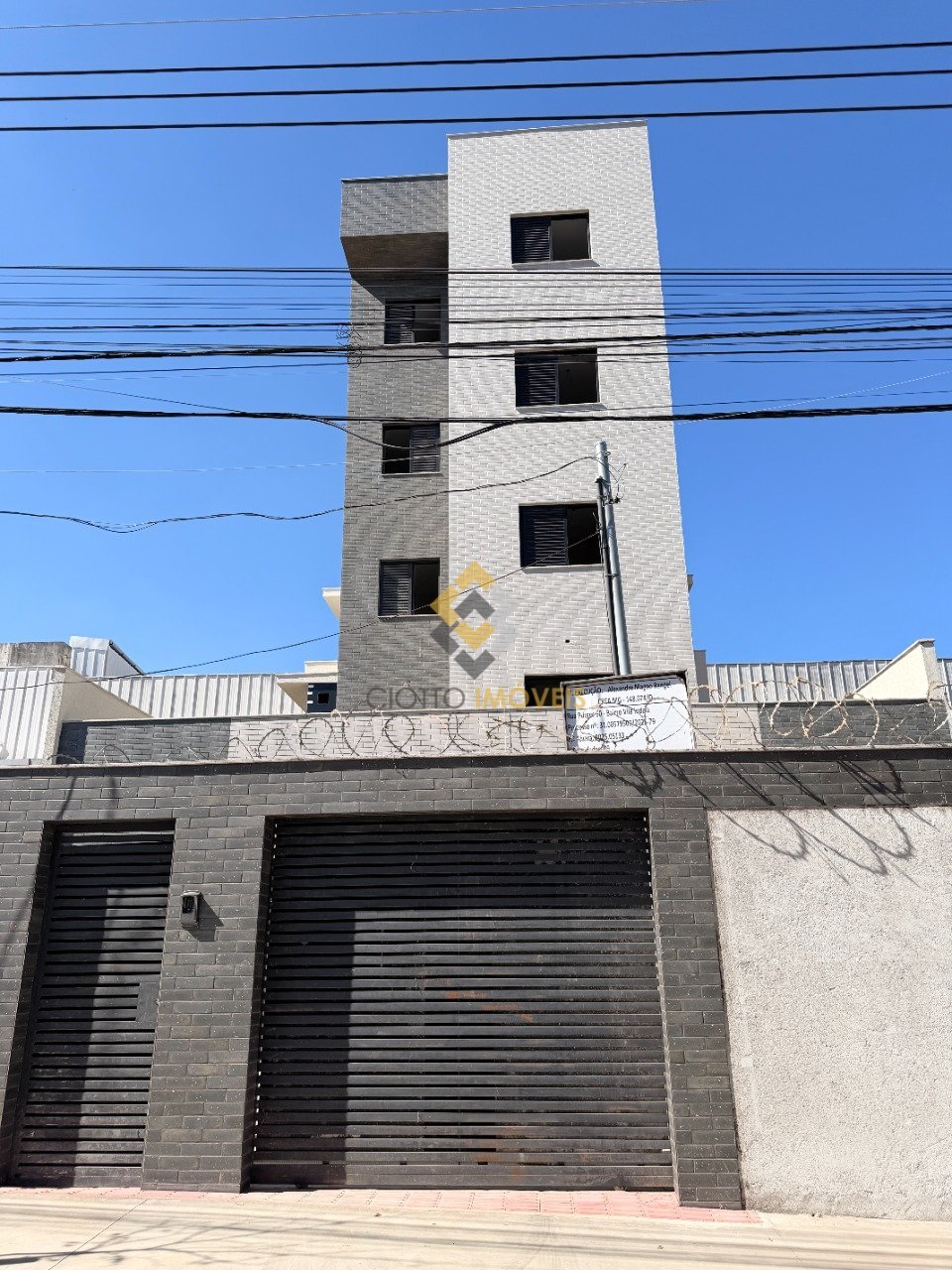 Apartamento com 2 quartos — Indaiá, Belo Horizonte