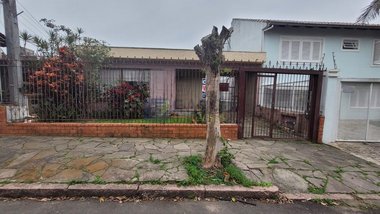 house em Rua Serafim Alencastro, Sarandi - Porto Alegre - RS