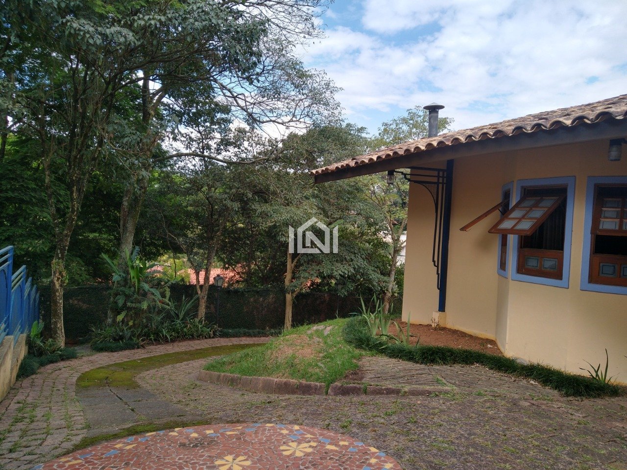 condomínio parque frondoso - jardim da frente