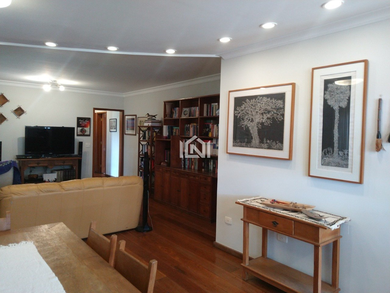 condomínio parque frondoso - sala de televisão