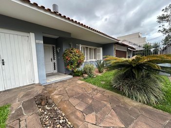 house em Rua Dona Adda Mascarenhas de Moraes, Jardim Itu - Porto Alegre - RS