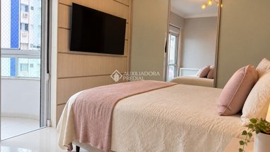apartment em Avenida Brigadeiro da Silva Paes, Campinas - São José - SC